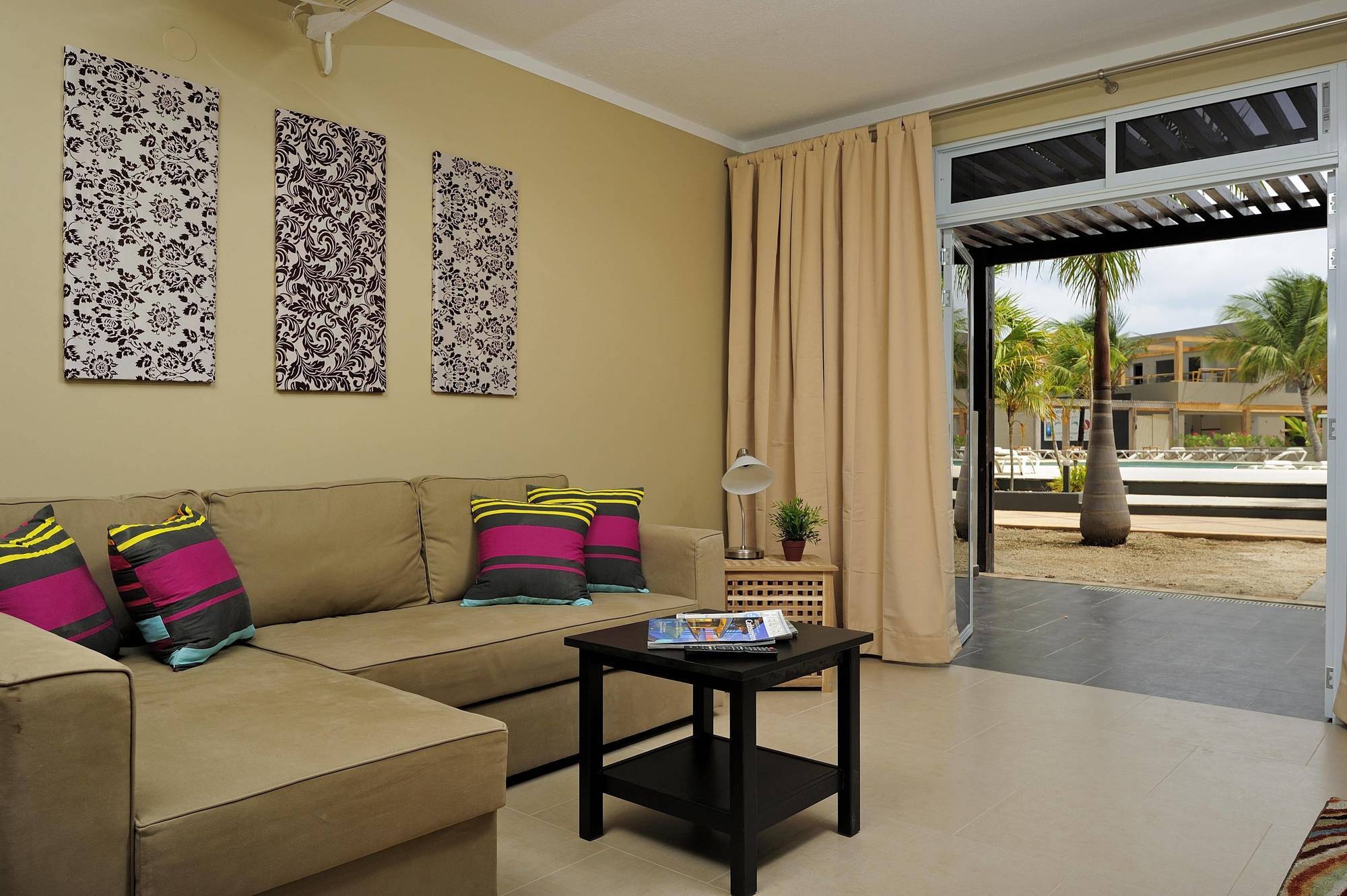 Eden Beach Resort - Bonaire Кралендижк Екстериор снимка